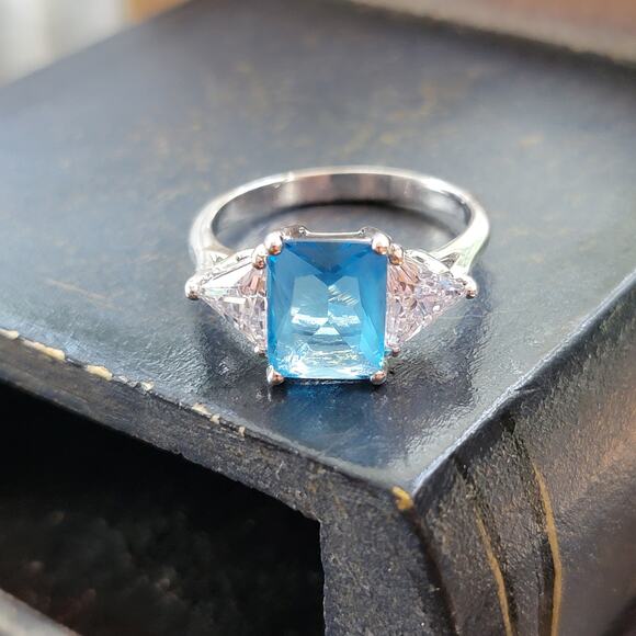 Rhodium Plated Simulated Blue Topaz Ring - Size 9.5 - Tri-Stone Elegance - Picture 2 of 12